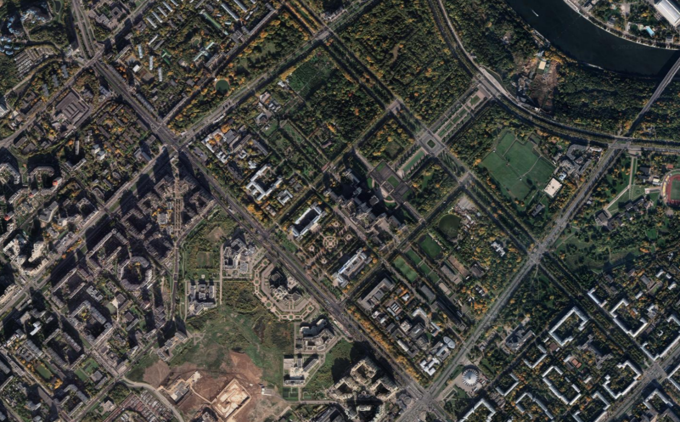 Спутниковый снимок главного здания МГУ: высота камеры 4500 метров